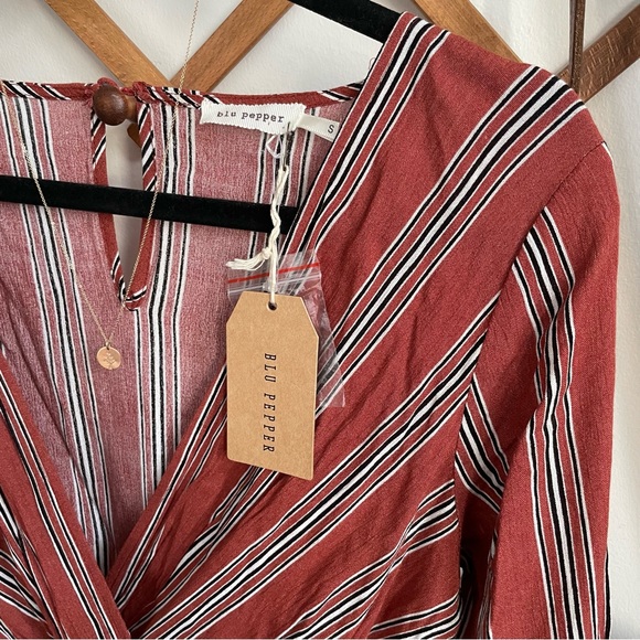 Cute Striped Romper🌼 - Picture 3 of 3